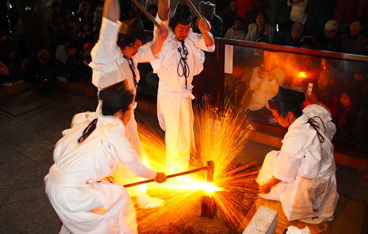 神田岩本町にある金山神社のふいご祭り