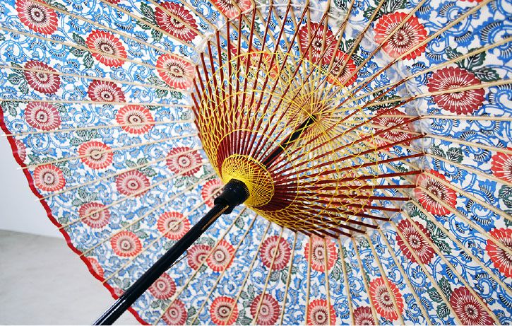日本古来からの手法でつくられる『和傘』